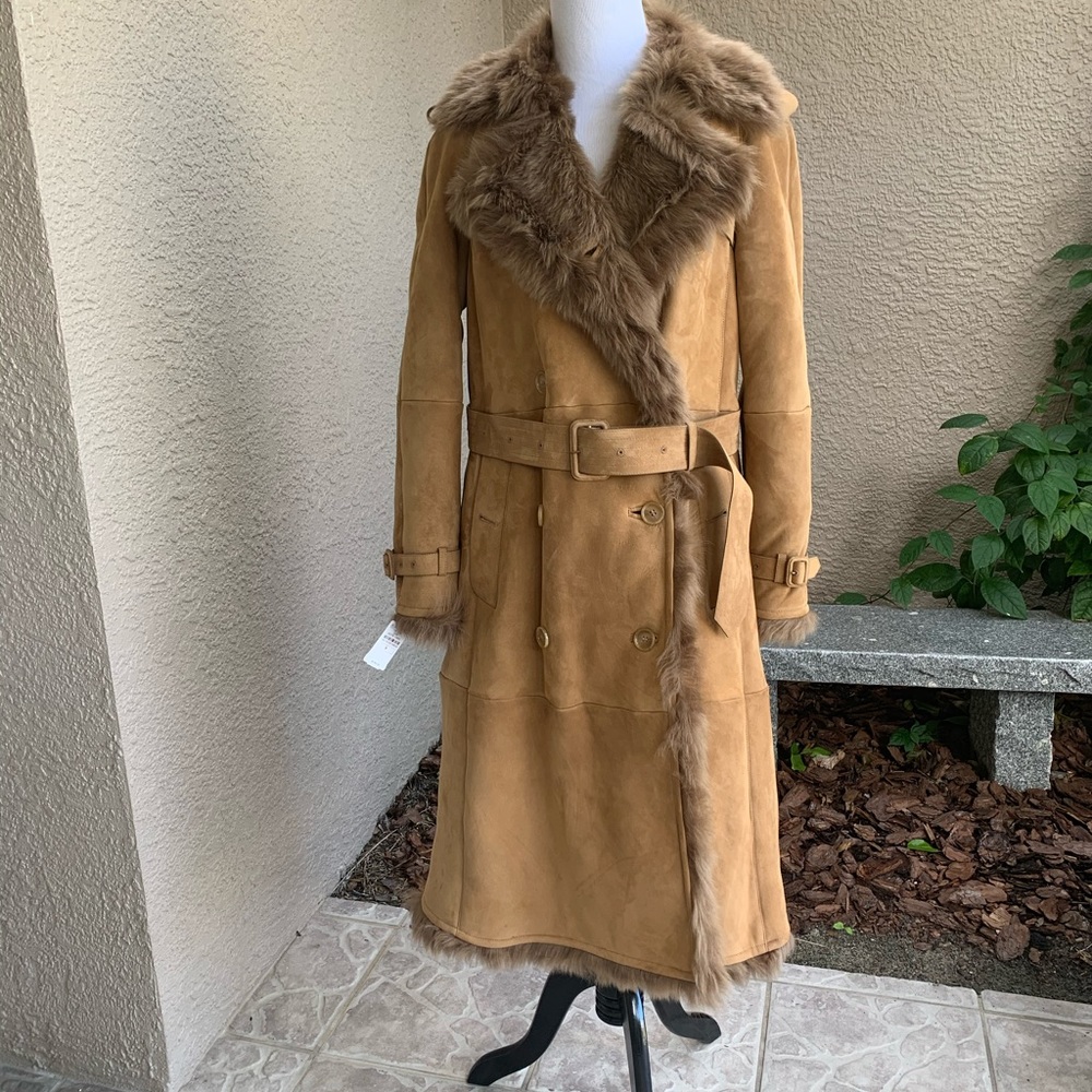 AUTH. Burberry sz 8 shearling/suede in dark camel